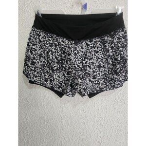 Danskin Now Womens Semi-Fitted Athletic Shorts Black & White Pattern Size M